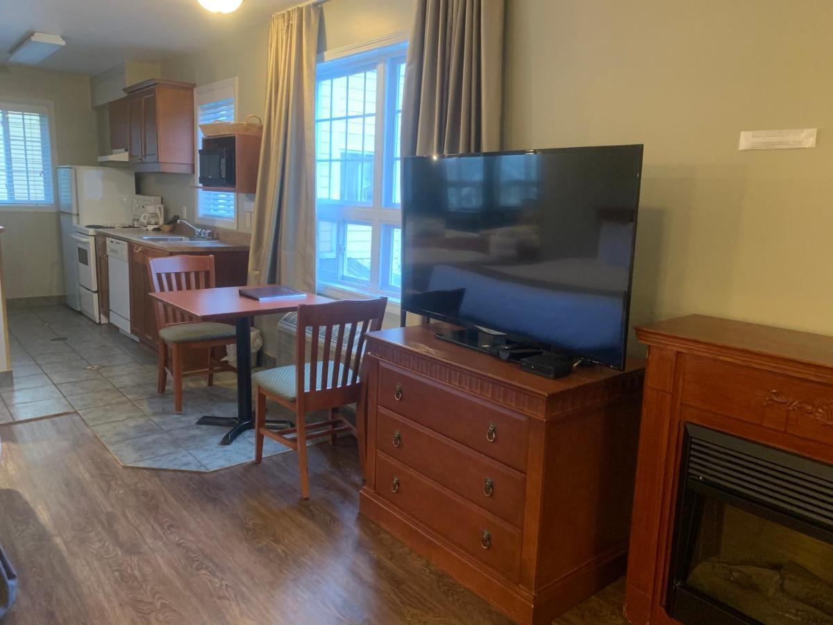 Hotel And Les Laurentides 3*
