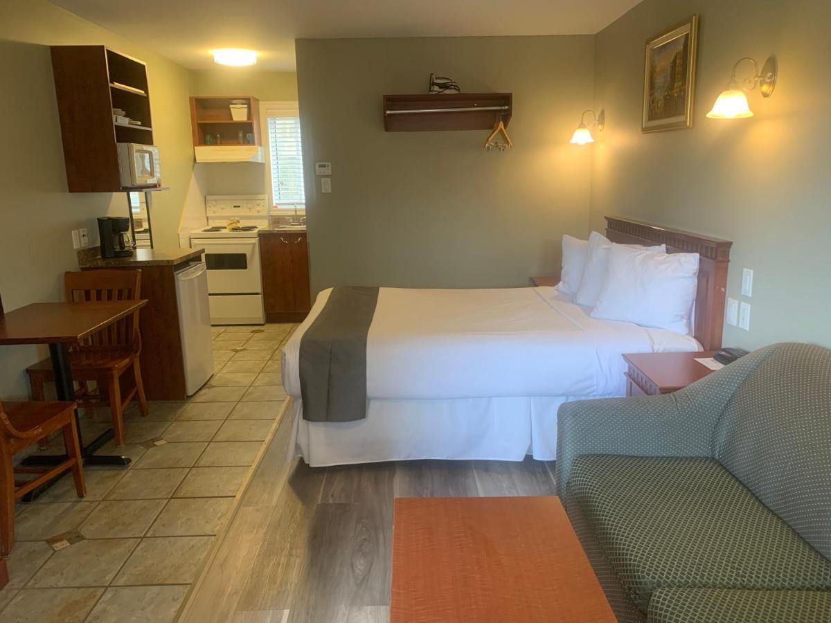 And Les Laurentides 3*