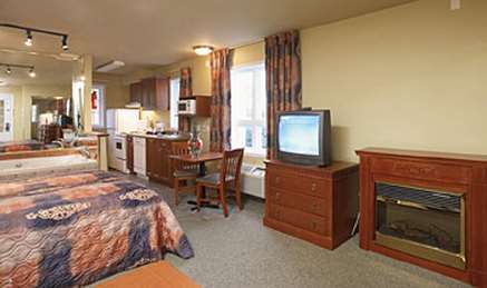 And Les Laurentides Hotel