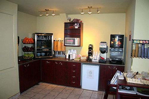 Hotel And Les Laurentides 3*