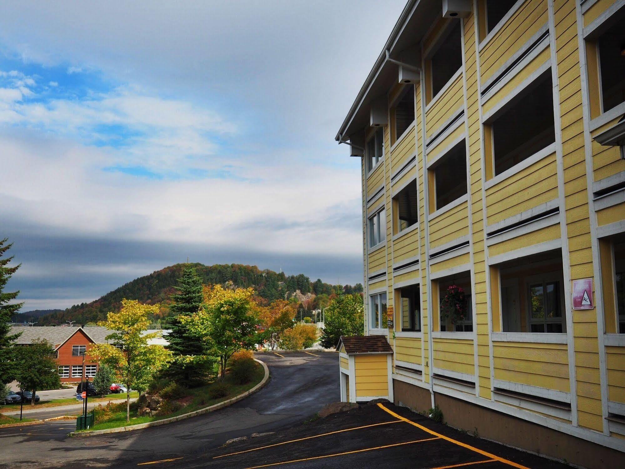 And Les Laurentides Hotel Saint-Sauveur